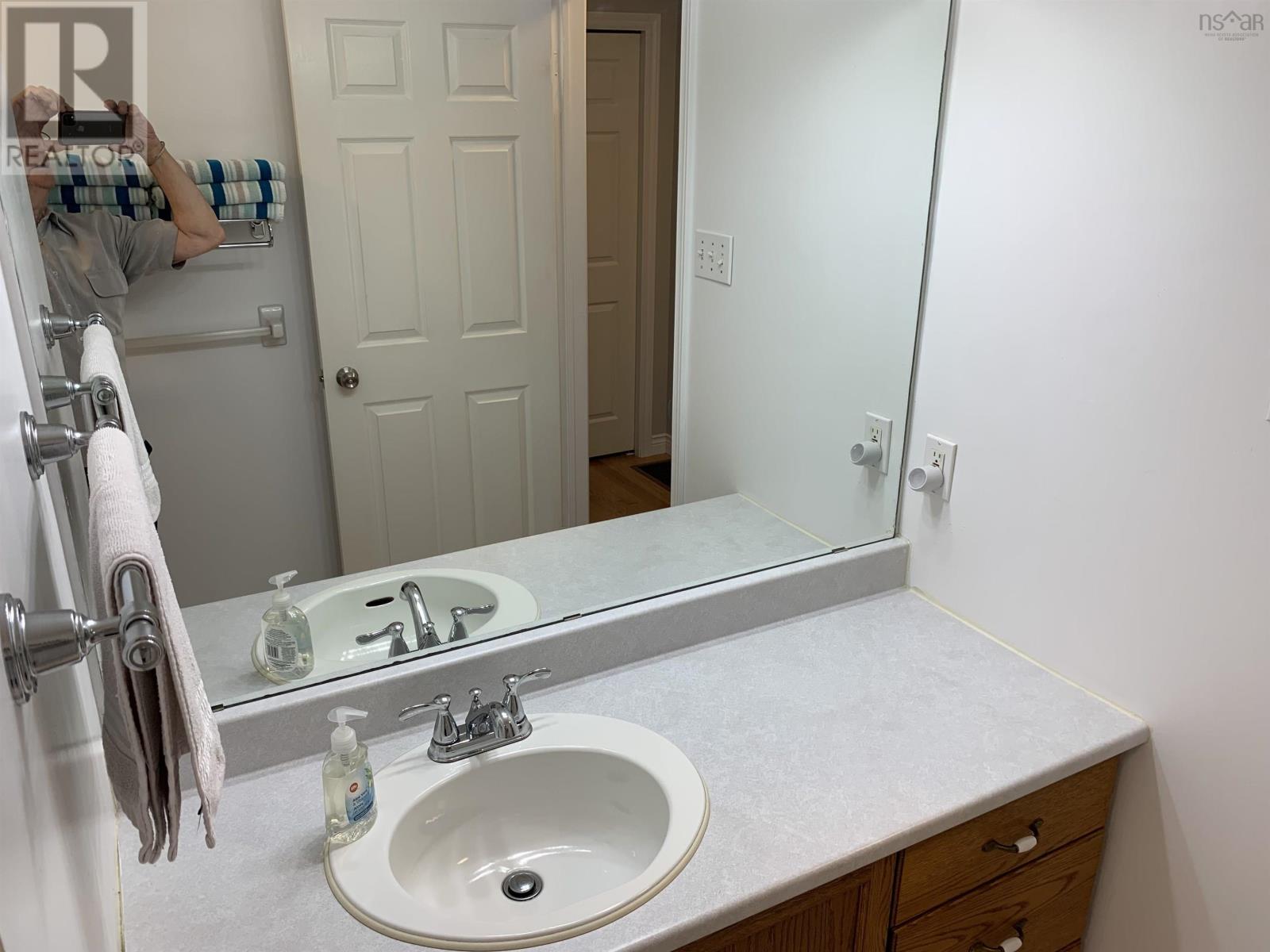 1 Cassandra Drive, Dartmouth, Nova Scotia  B2W 6H3 - Photo 30 - 202522277