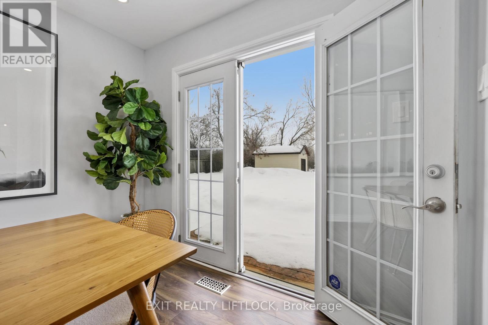 1018 Meadowview Road, Kawartha Lakes, Ontario  K0L 2W0 - Photo 10 - X12810800