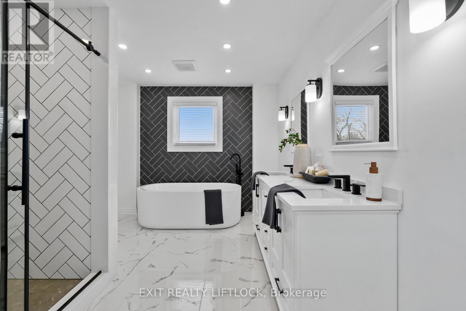 1018 Meadowview Road, Kawartha Lakes, Ontario  K0L 2W0 - Photo 15 - X12810800