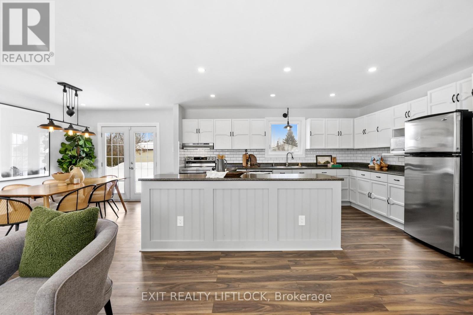 1018 Meadowview Road, Kawartha Lakes, Ontario  K0L 2W0 - Photo 4 - X12810800