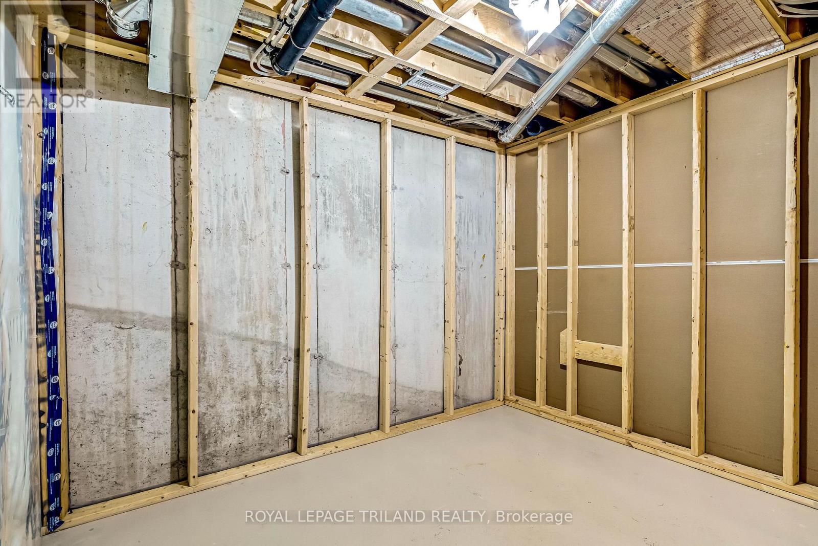 52 Charter Creek Court, St. Thomas, Ontario  N5R 0L3 - Photo 36 - X12810788