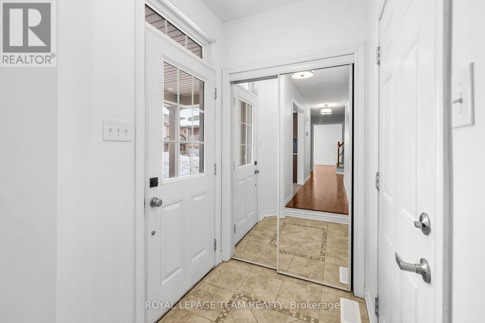 2751 Grand Canal Street, Ottawa, Ontario  K2J 0T1 - Photo 2 - X12810746