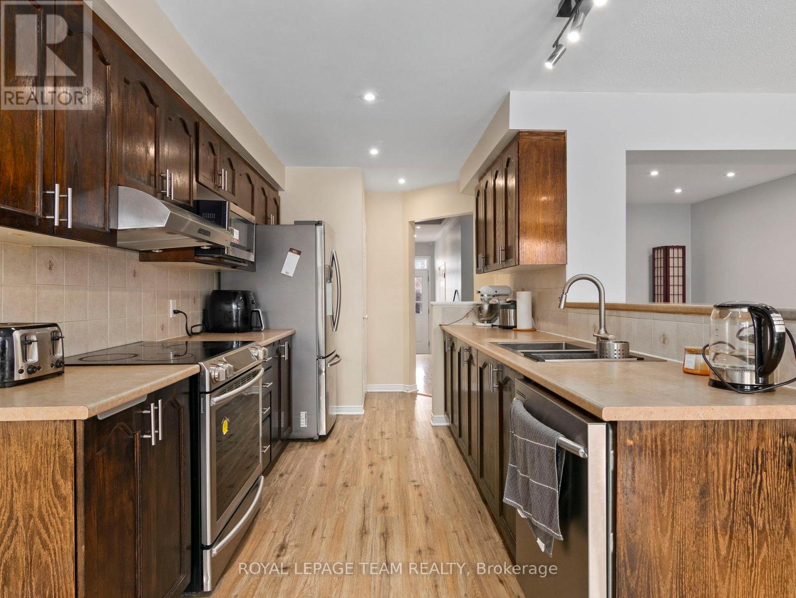 185 Deercroft Avenue, Ottawa, Ontario  K2J 5J3 - Photo 6 - X12810750