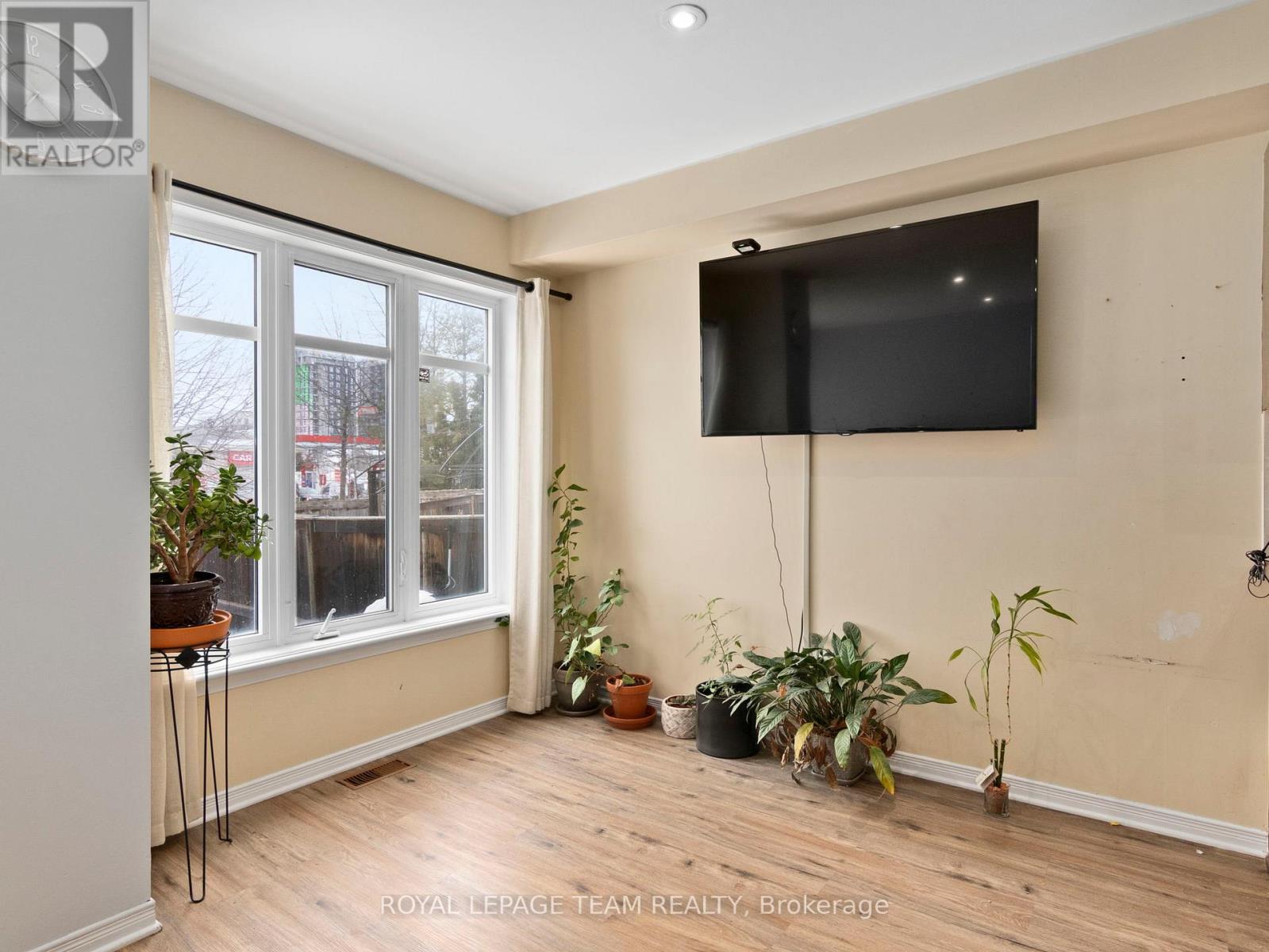 185 Deercroft Avenue, Ottawa, Ontario  K2J 5J3 - Photo 7 - X12810750