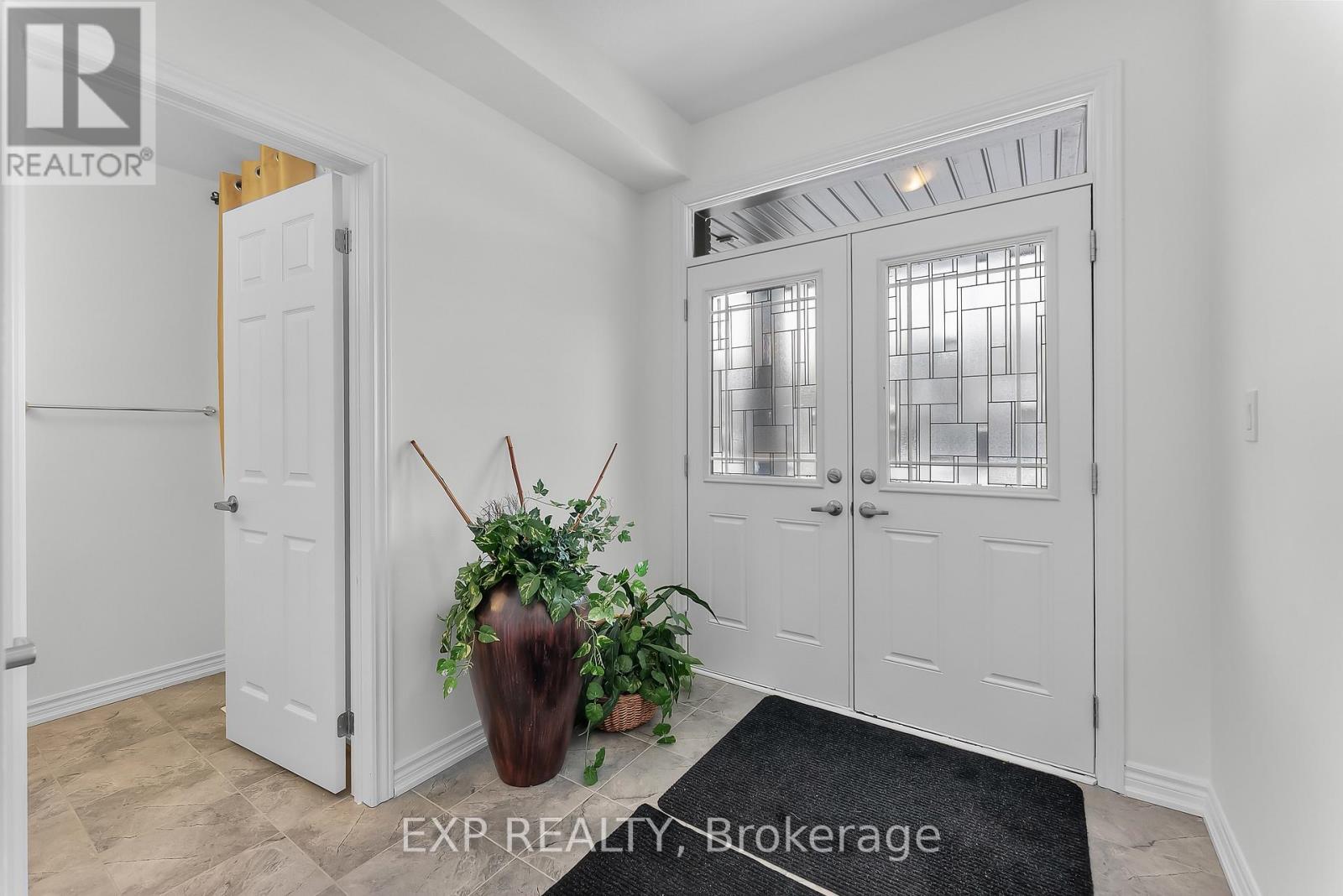 229 Vanilla Trail, Thorold, Ontario  L2V 0L3 - Photo 5 - X12810756