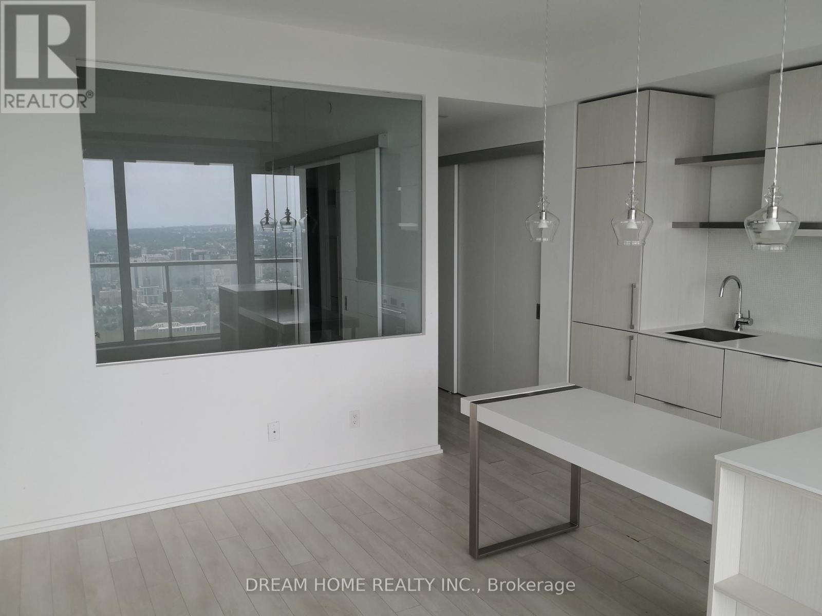 5304 - 197 Yonge Street, Toronto, Ontario  M5B 0C1 - Photo 4 - C12810764