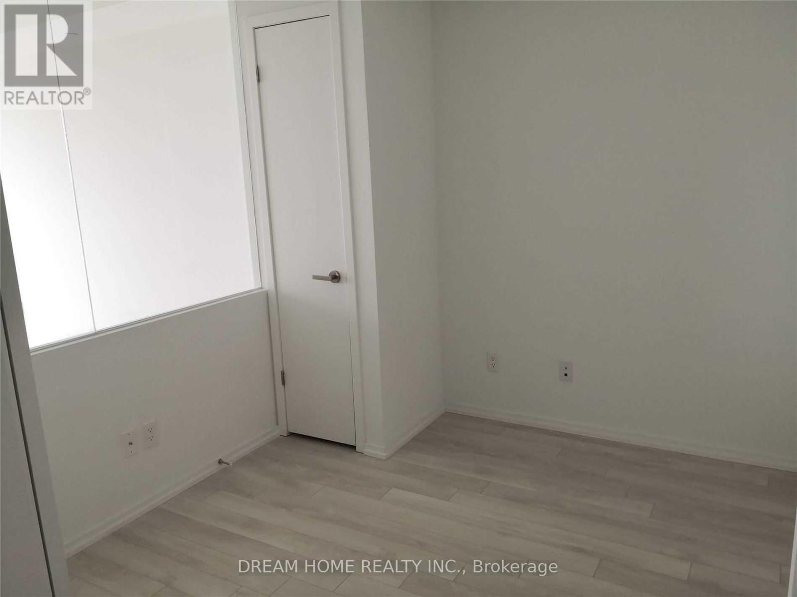 5304 - 197 Yonge Street, Toronto, Ontario  M5B 0C1 - Photo 5 - C12810764