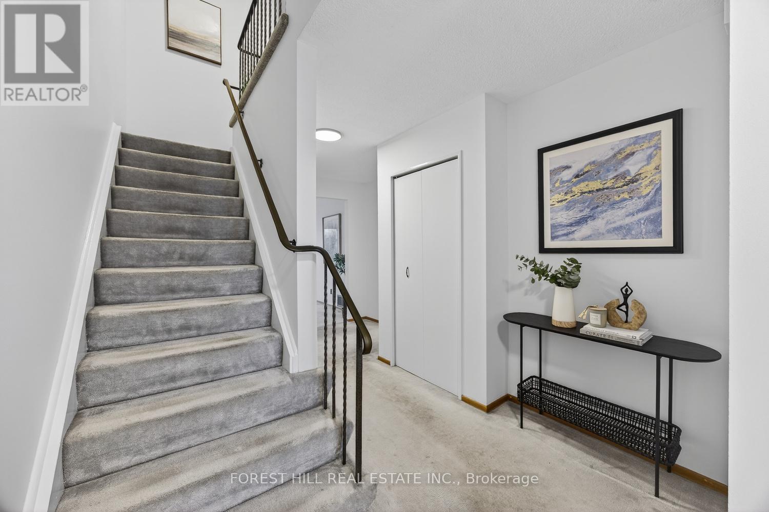 401 Cherokee Boulevard, Toronto, Ontario  M2H 2X1 - Photo 3 - C12810774