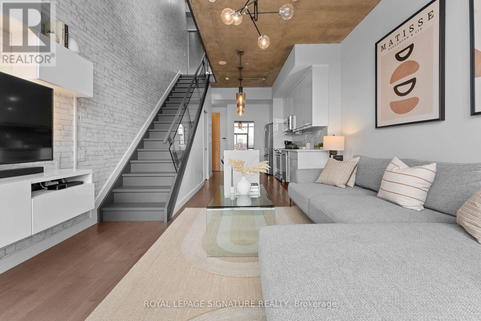 606 - 33 Mill Street, Toronto, Ontario  M5A 3R3 - Photo 2 - C12810794