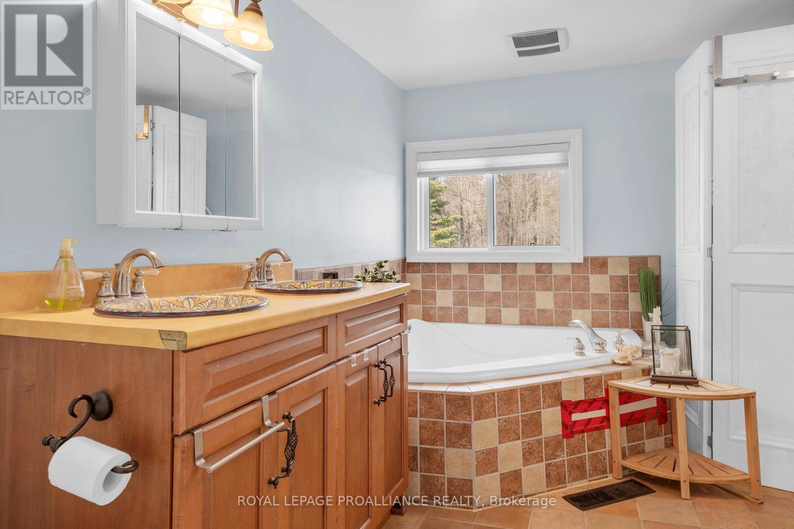 369 5th Concession Road S, Addington Highlands, Ontario  K0H 1P0 - Photo 15 - X12807394