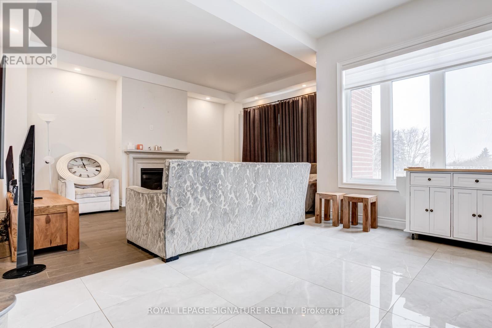 71 Maple Fields Circle, Aurora, Ontario  L4G 3X6 - Photo 11 - N12792666