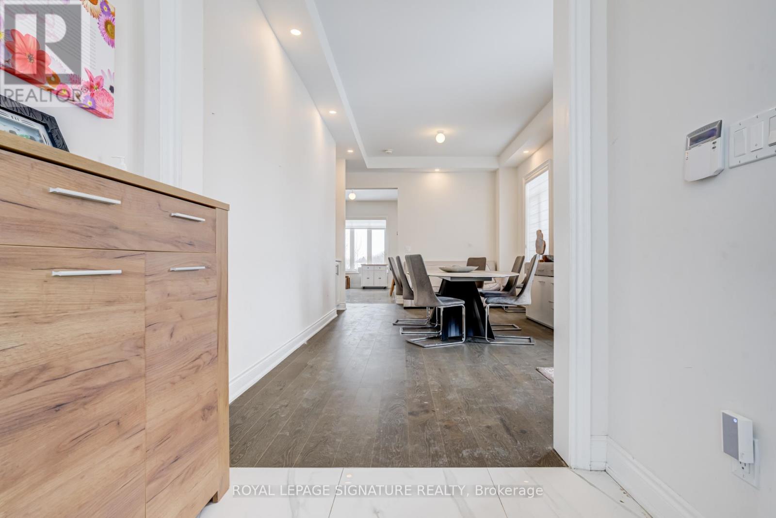 71 Maple Fields Circle, Aurora, Ontario  L4G 3X6 - Photo 3 - N12792666