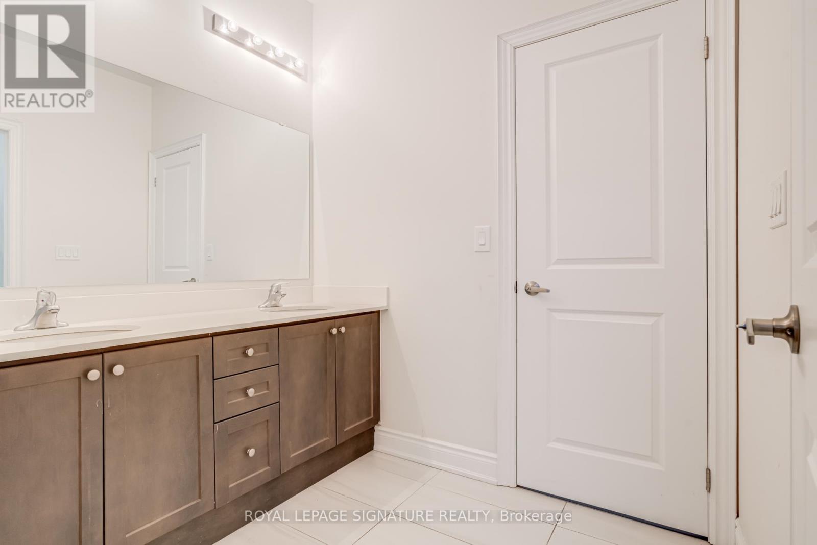 71 Maple Fields Circle, Aurora, Ontario  L4G 3X6 - Photo 33 - N12792666