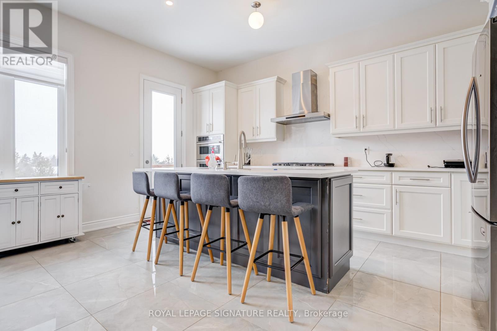 71 Maple Fields Circle, Aurora, Ontario  L4G 3X6 - Photo 7 - N12792666