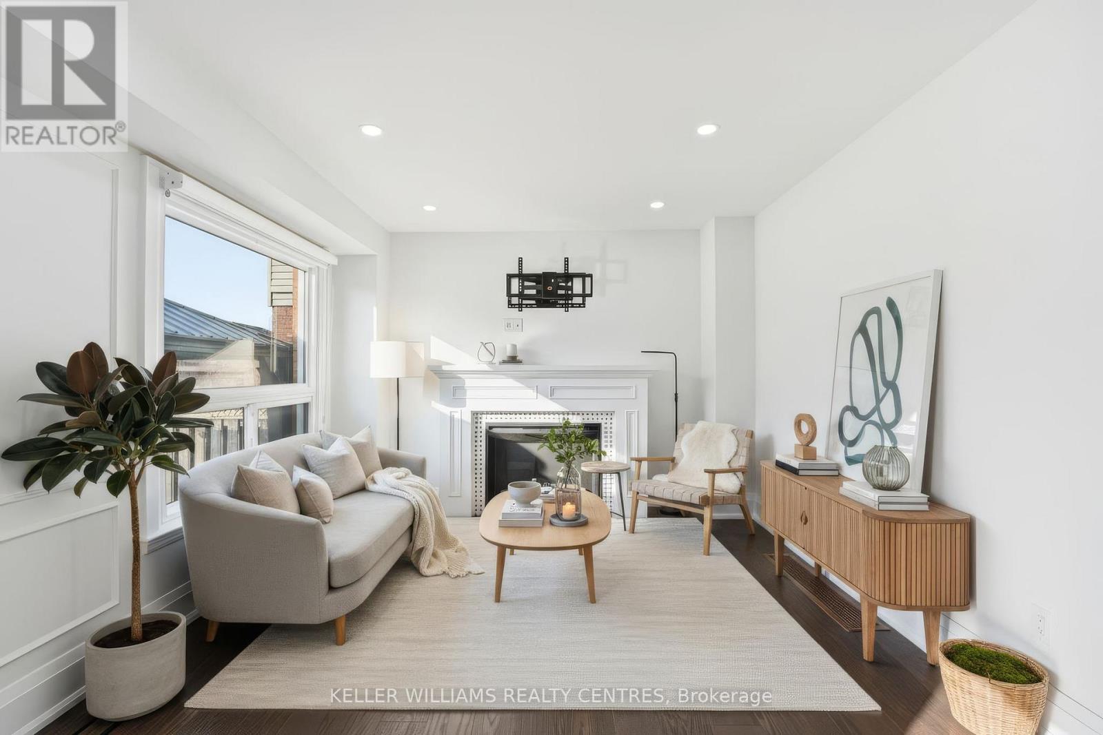 16 Stalbridge Avenue, Brampton, Ontario  L6Y 4H1 - Photo 5 - W12810732