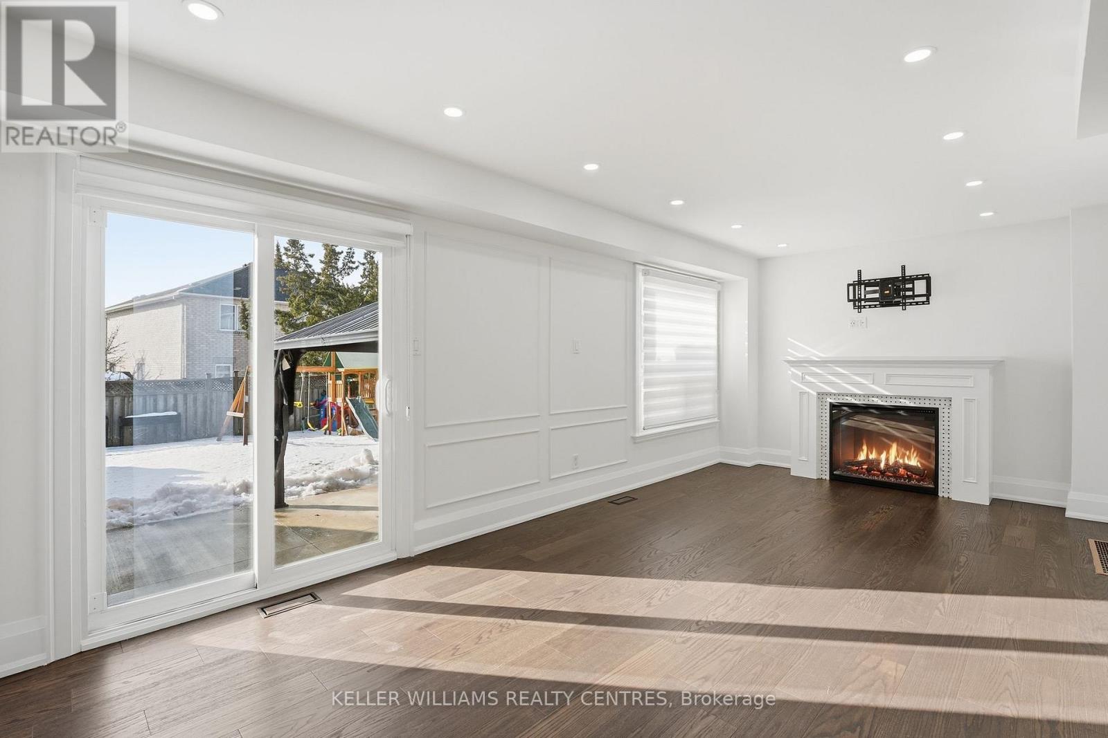 16 Stalbridge Avenue, Brampton, Ontario  L6Y 4H1 - Photo 6 - W12810732