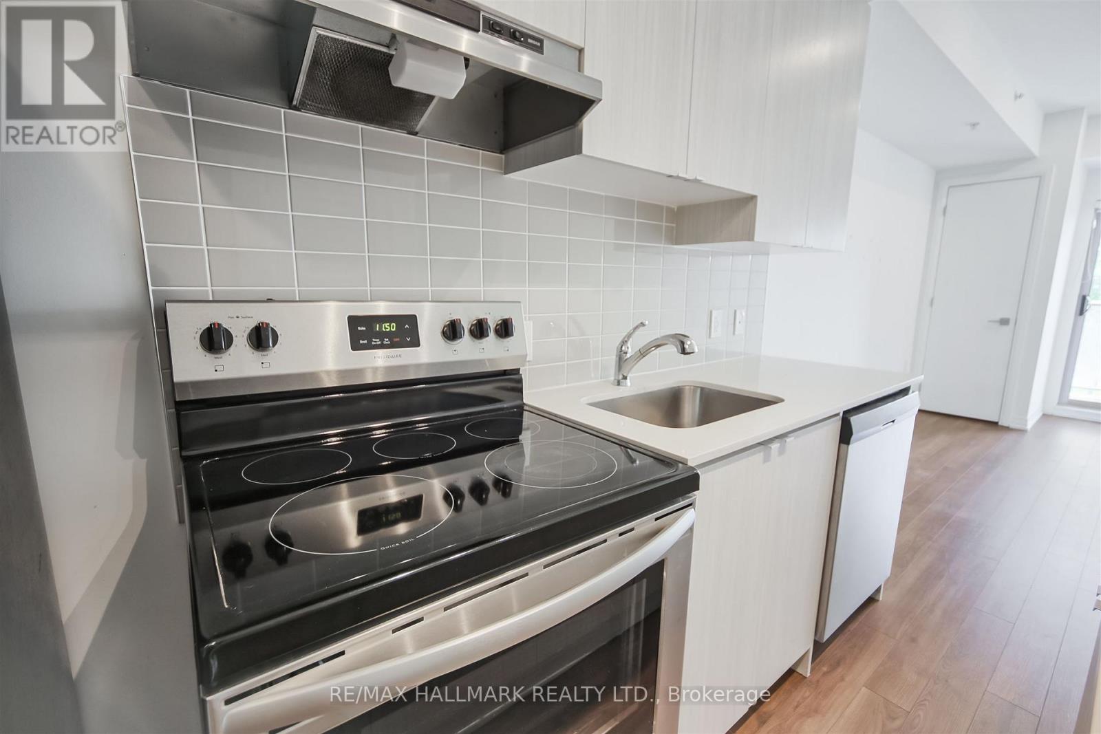208 - 408 Browns Line, Toronto, Ontario M8W 0C3 - Photo 13 - W12810754