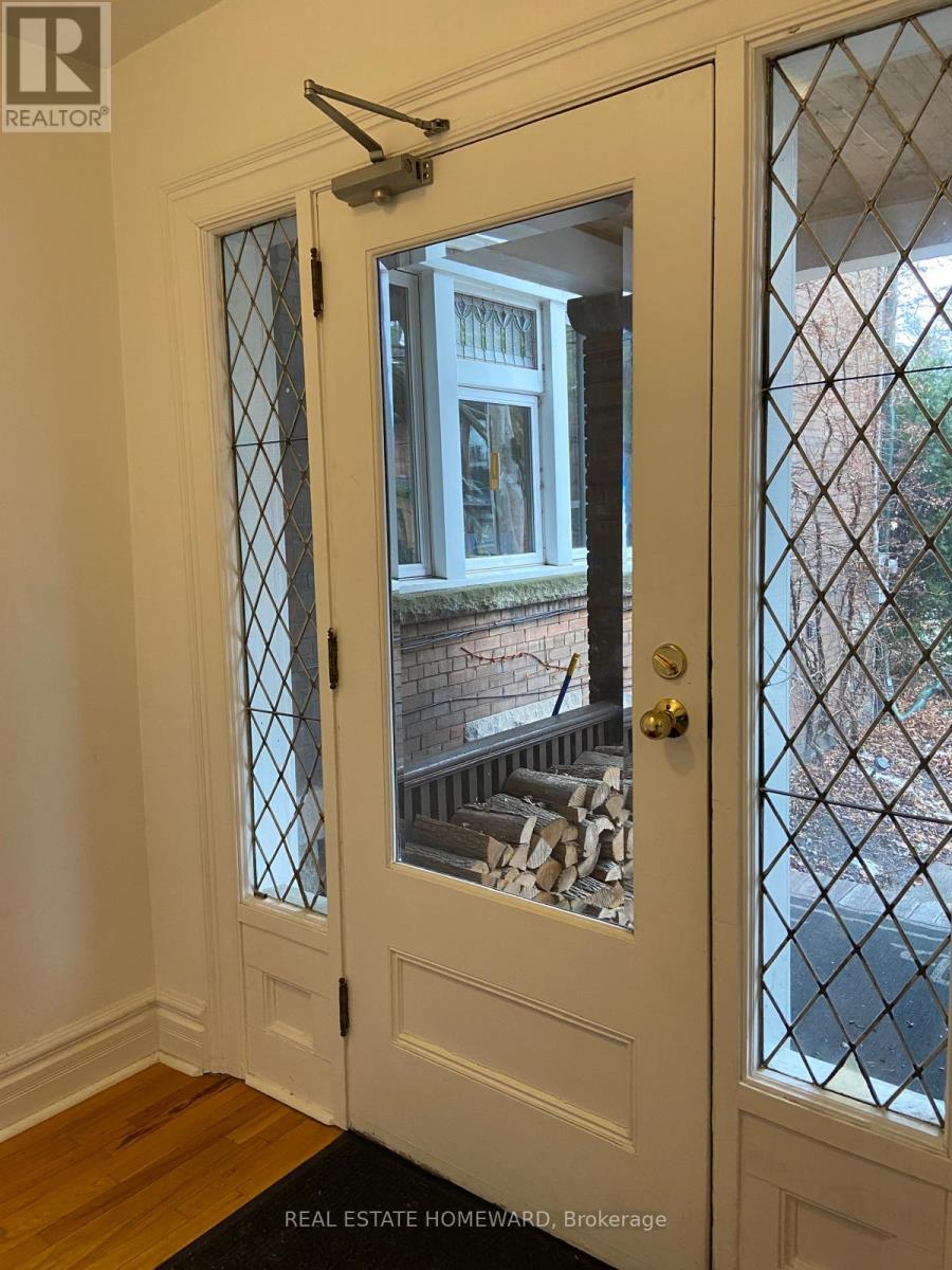 Main - 92 Indian Road, Toronto, Ontario  M6R 2V4 - Photo 2 - W12810766