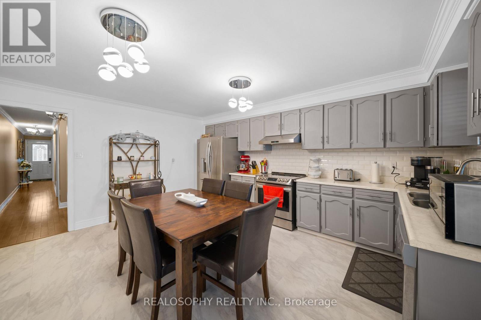 66 Primrose Avenue, Toronto, Ontario  M6H 3V3 - Photo 10 - W12810796