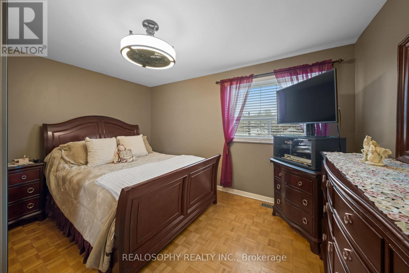 66 Primrose Avenue, Toronto, Ontario  M6H 3V3 - Photo 19 - W12810796