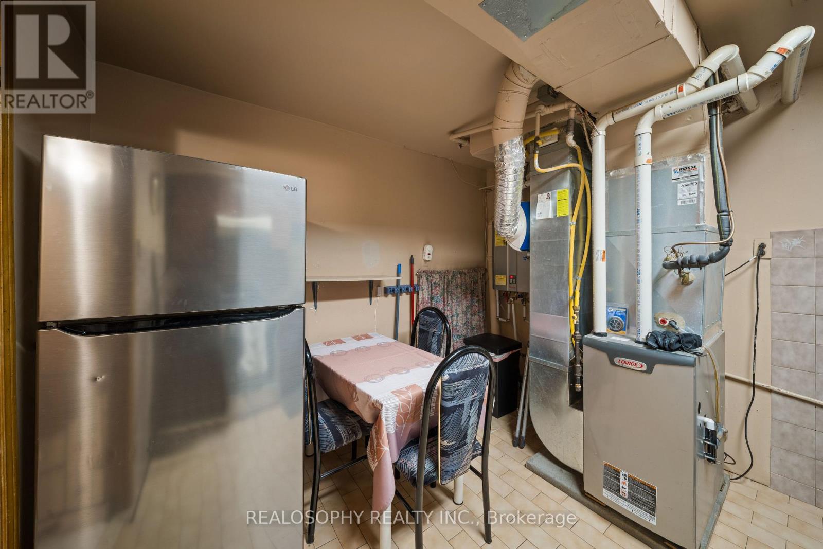 66 Primrose Avenue, Toronto, Ontario  M6H 3V3 - Photo 27 - W12810796