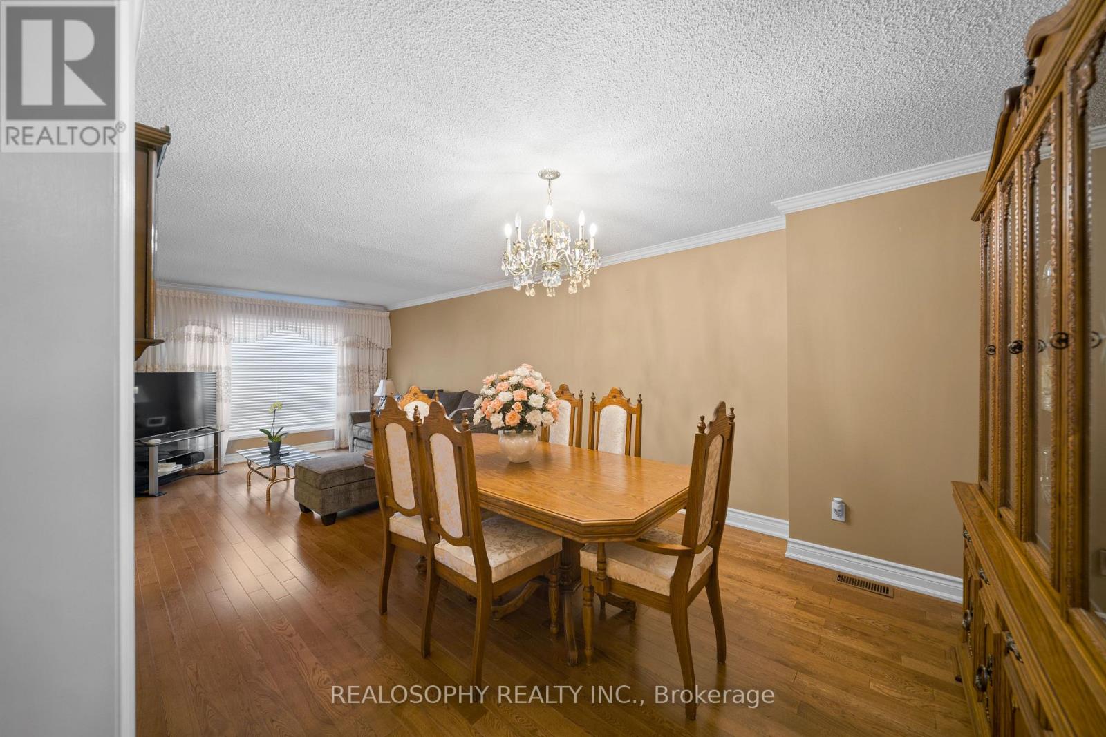 66 Primrose Avenue, Toronto, Ontario  M6H 3V3 - Photo 8 - W12810796