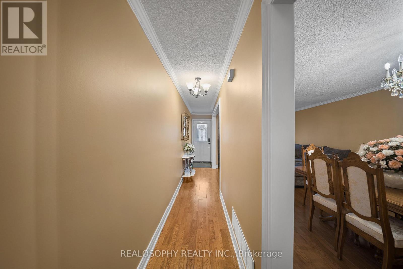 66 Primrose Avenue, Toronto, Ontario  M6H 3V3 - Photo 9 - W12810796