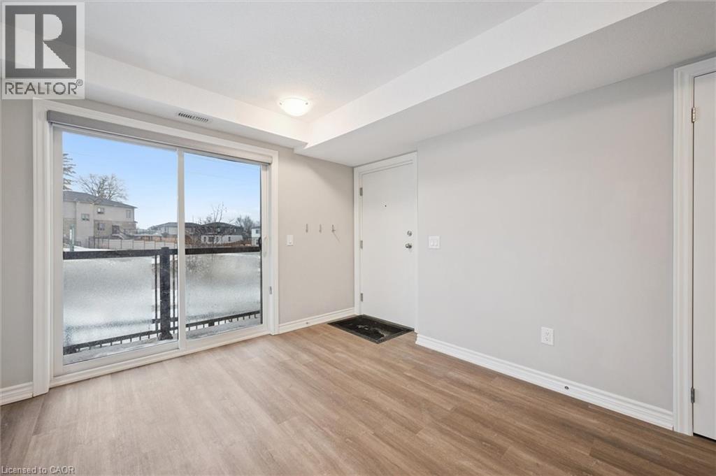 239 Chapel Hill Drive, Kitchener, Ontario N2R 0S4 - Photo 4 - 40806174