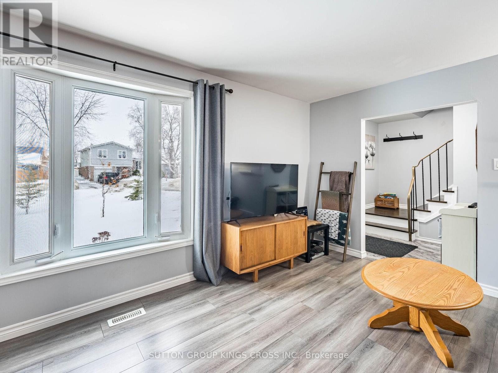 11 Bellefield Crescent, Wellington North, Ontario  N0G 1A0 - Photo 9 - X12810780