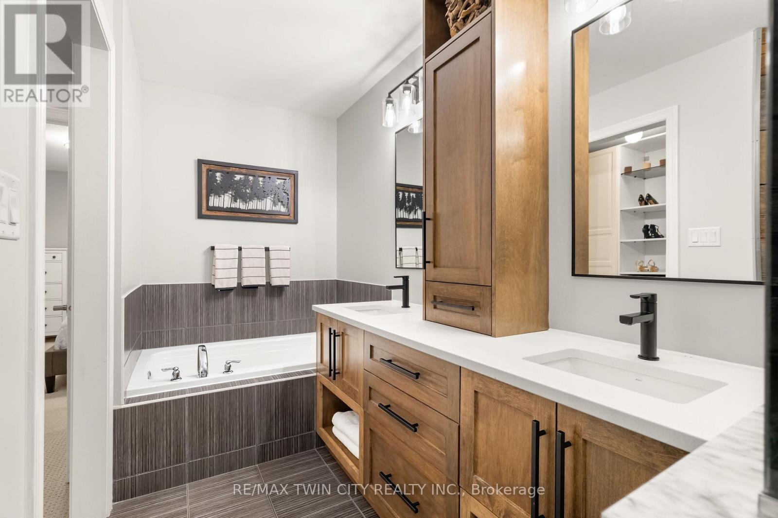 78 Forest Creek Drive, Kitchener, Ontario  N2R 0B5 - Photo 25 - X12810802