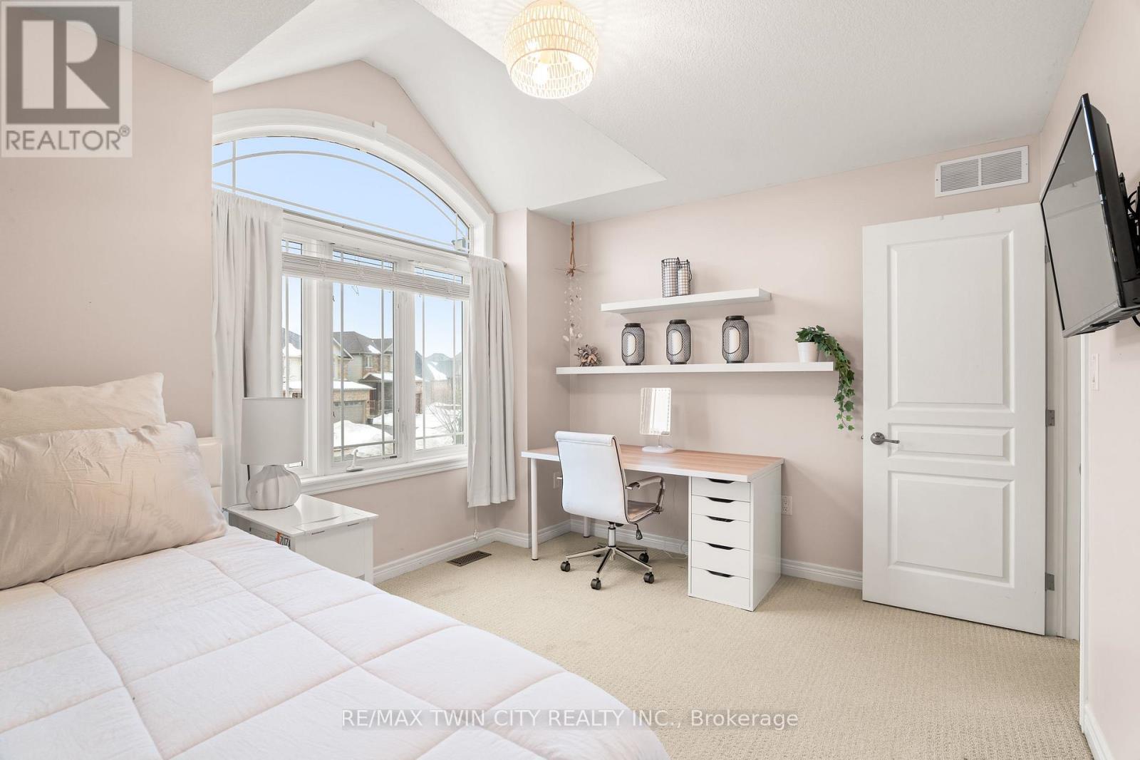 78 Forest Creek Drive, Kitchener, Ontario  N2R 0B5 - Photo 32 - X12810802