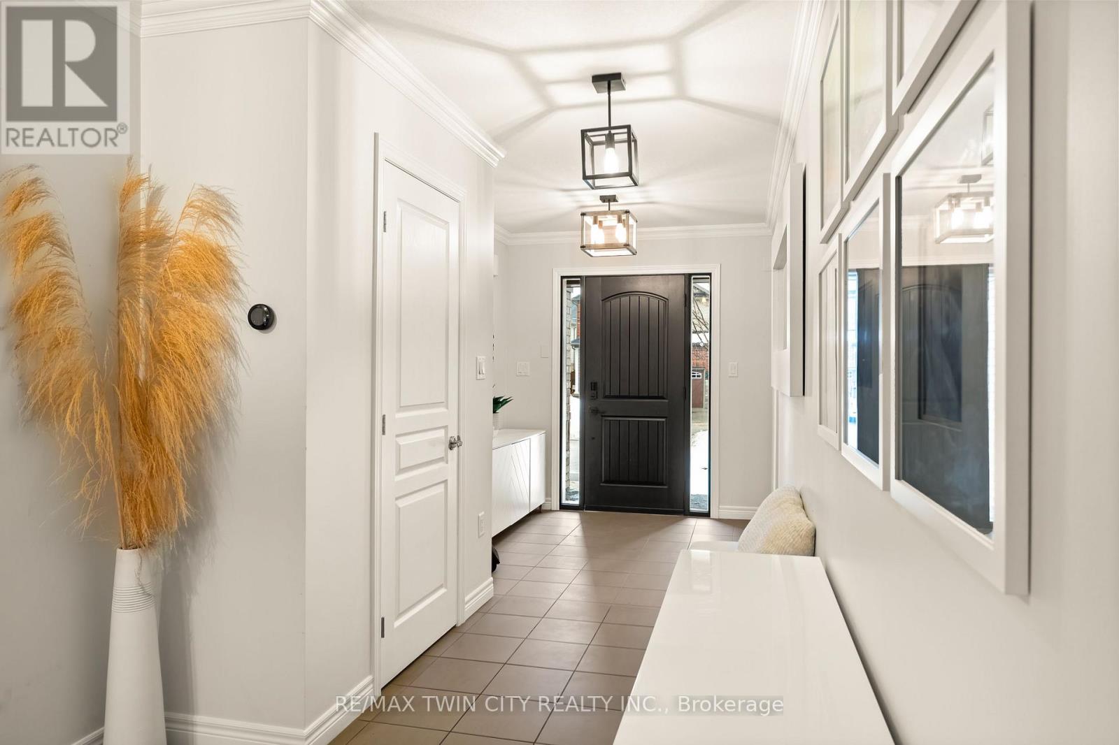 78 Forest Creek Drive, Kitchener, Ontario  N2R 0B5 - Photo 5 - X12810802