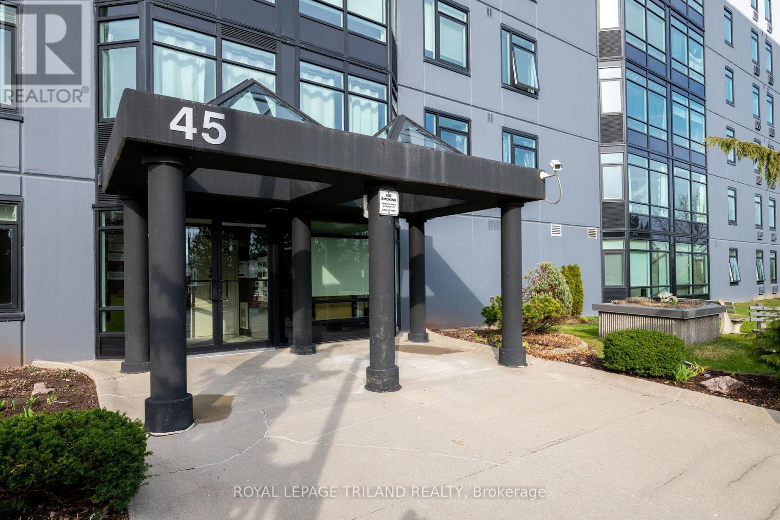 Photo 3 of 30 for 612 - 45 Pond Mills Road