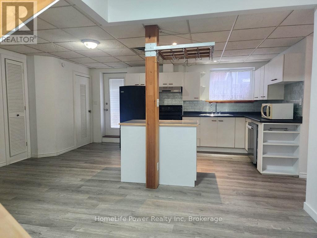 110 Surrey Street E, Guelph (Downtown), Ontario  N1H 3P9 - Photo 2 - X12810868