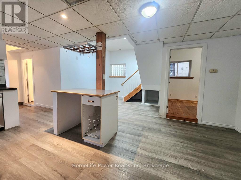 110 Surrey Street E, Guelph (Downtown), Ontario  N1H 3P9 - Photo 4 - X12810868