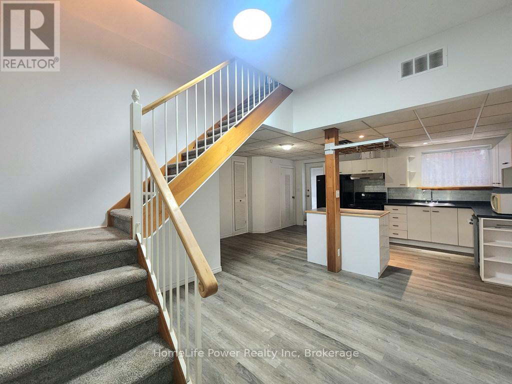 110 Surrey Street E, Guelph (Downtown), Ontario  N1H 3P9 - Photo 5 - X12810868