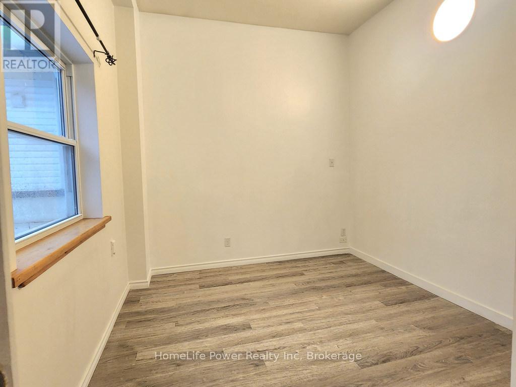 110 Surrey Street E, Guelph (Downtown), Ontario  N1H 3P9 - Photo 7 - X12810868