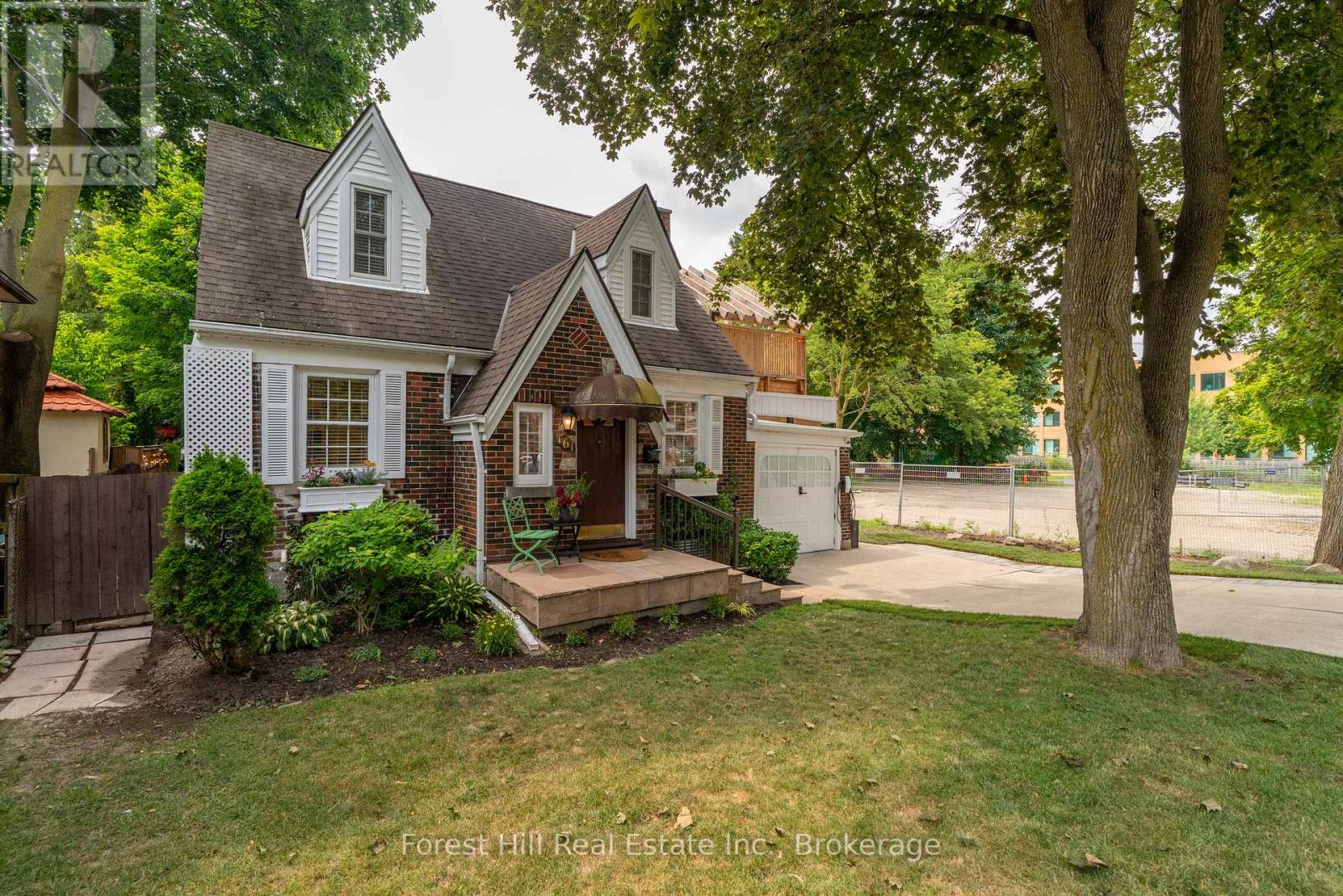 161 Herbert Street, Waterloo, Ontario  N2J 1T3 - Photo 3 - X12810892