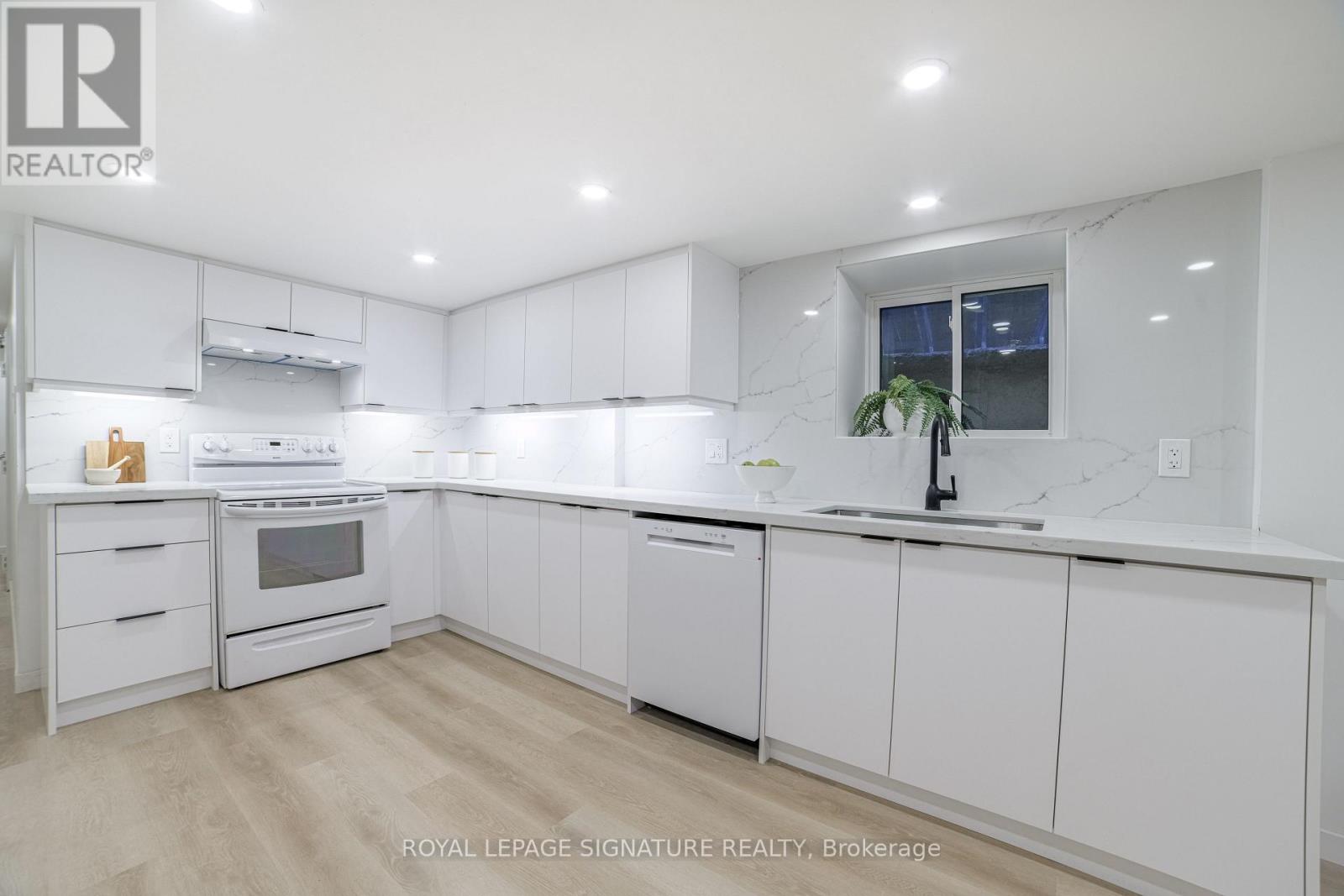 Bsmt - 103 Gloucester Street, Toronto, Ontario  M4Y 1M2 - Photo 19 - C12810902