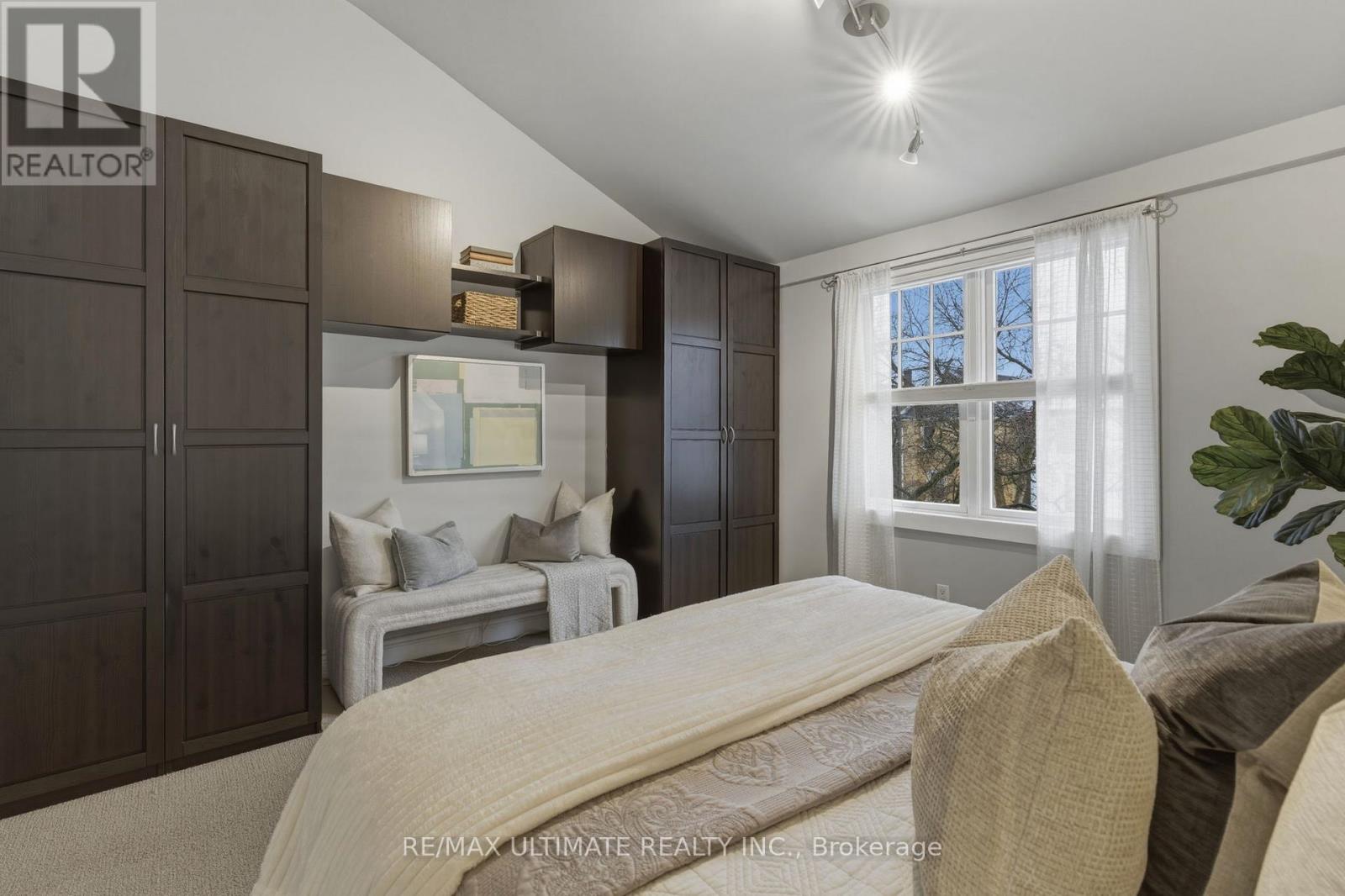 27 Osborne Avenue, Toronto, Ontario  M4E 3A8 - Photo 21 - E12810852