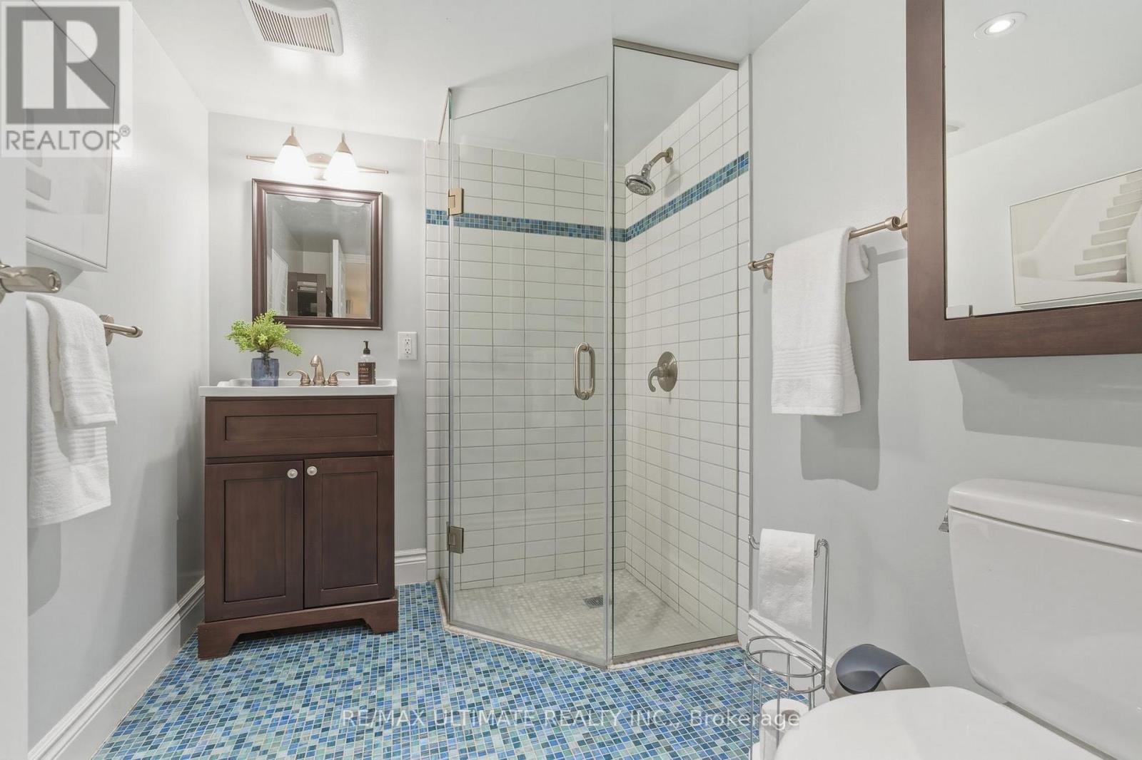 27 Osborne Avenue, Toronto, Ontario  M4E 3A8 - Photo 30 - E12810852