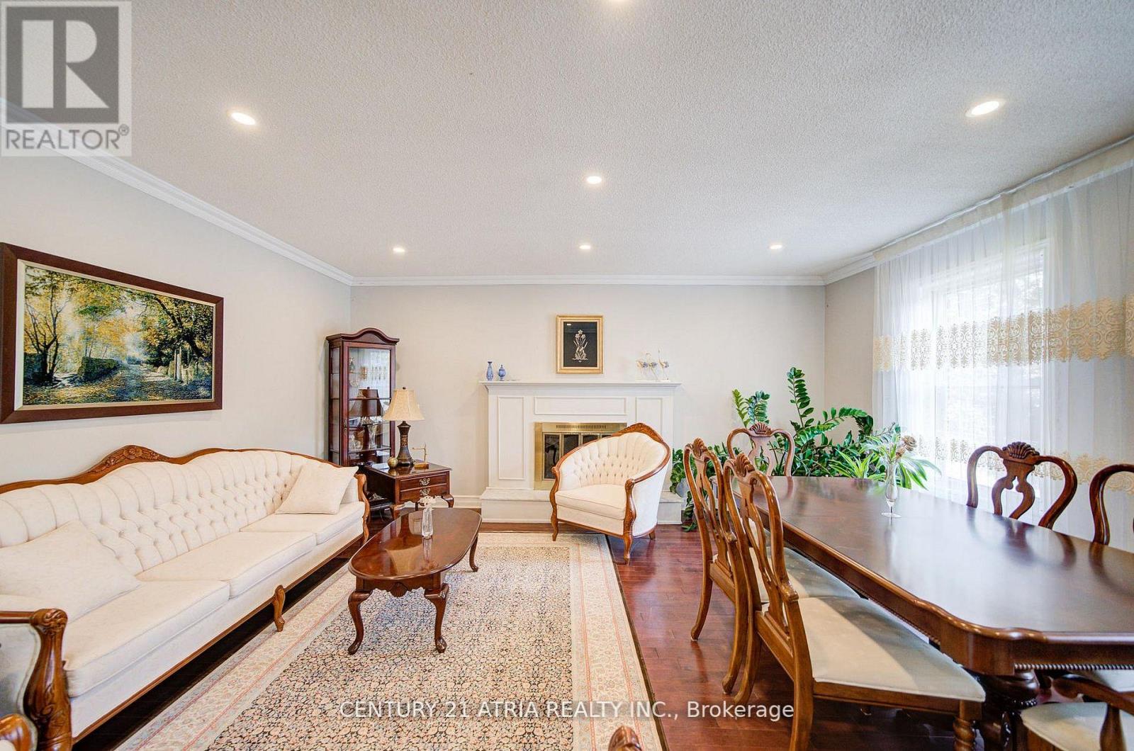 Main Floor - 18 Park Lane Circle, Richmond Hill, Ontario  L4C 6S8 - Photo 16 - N12810856