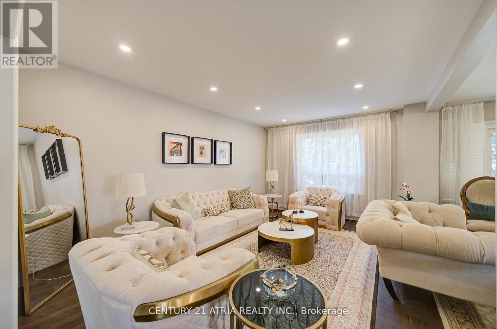 Main Floor - 18 Park Lane Circle, Richmond Hill, Ontario  L4C 6S8 - Photo 7 - N12810856