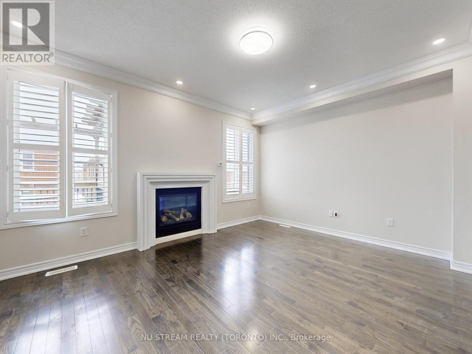 224 Aspenwood Drive, Newmarket, Ontario  L3X 3L1 - Photo 12 - N12810860