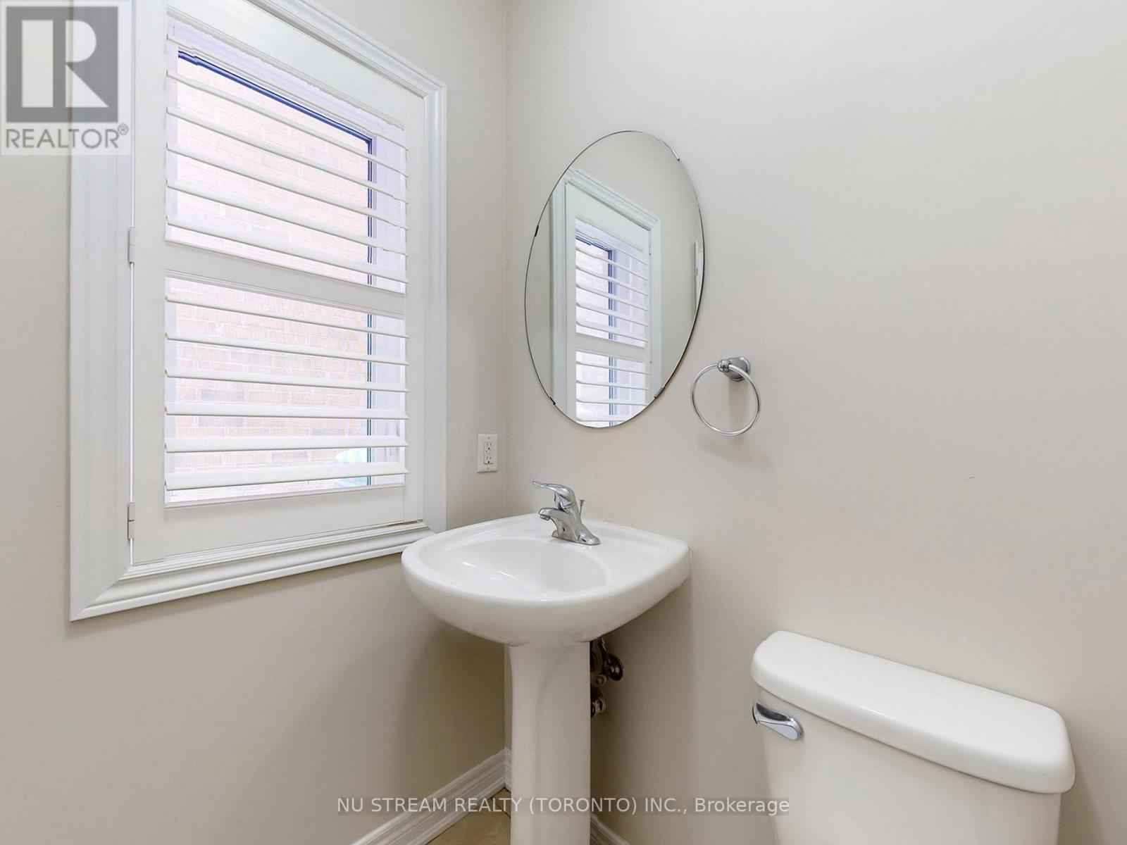 224 Aspenwood Drive, Newmarket, Ontario  L3X 3L1 - Photo 13 - N12810860