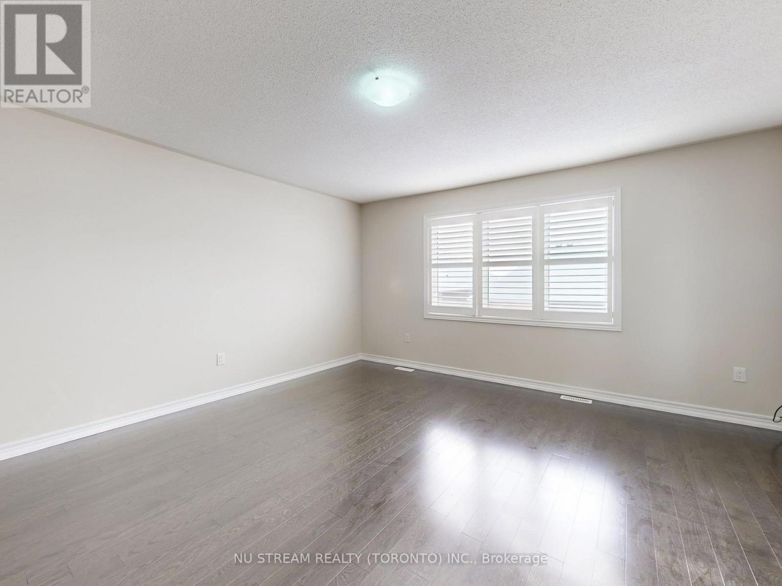 224 Aspenwood Drive, Newmarket, Ontario  L3X 3L1 - Photo 14 - N12810860