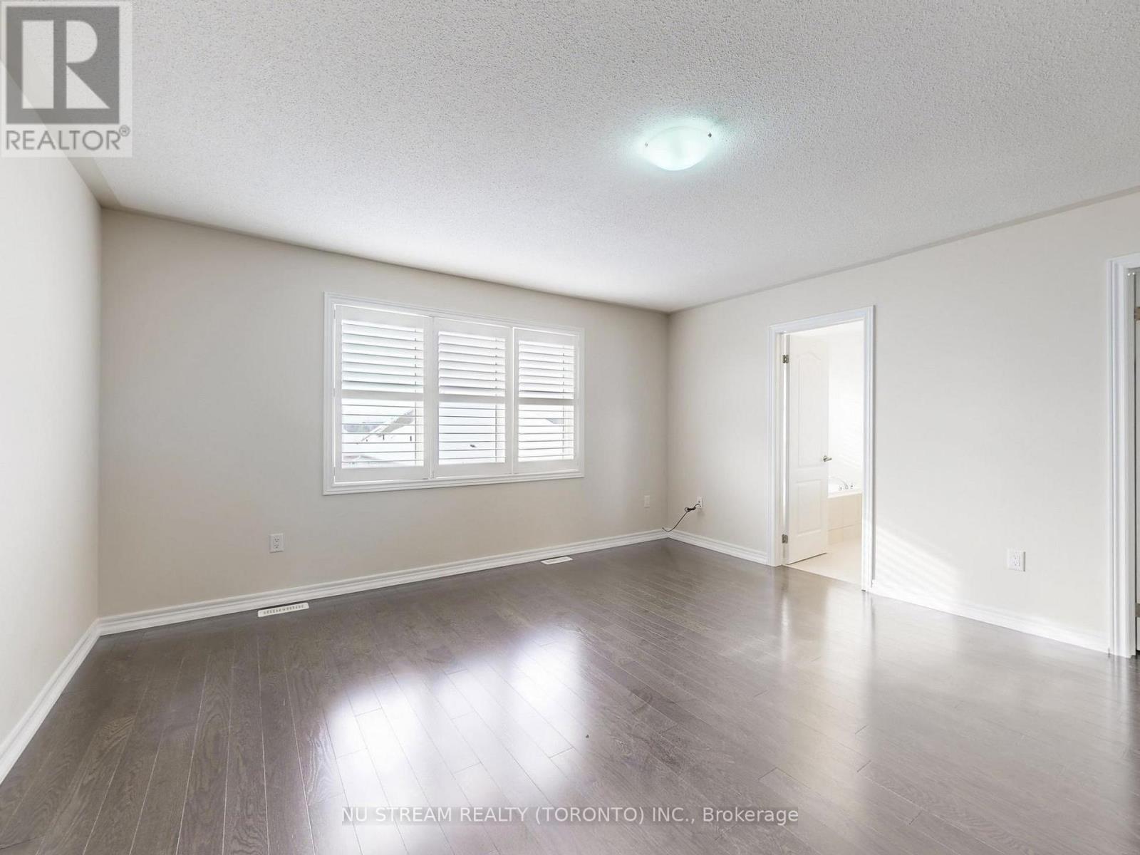 224 Aspenwood Drive, Newmarket, Ontario  L3X 3L1 - Photo 15 - N12810860