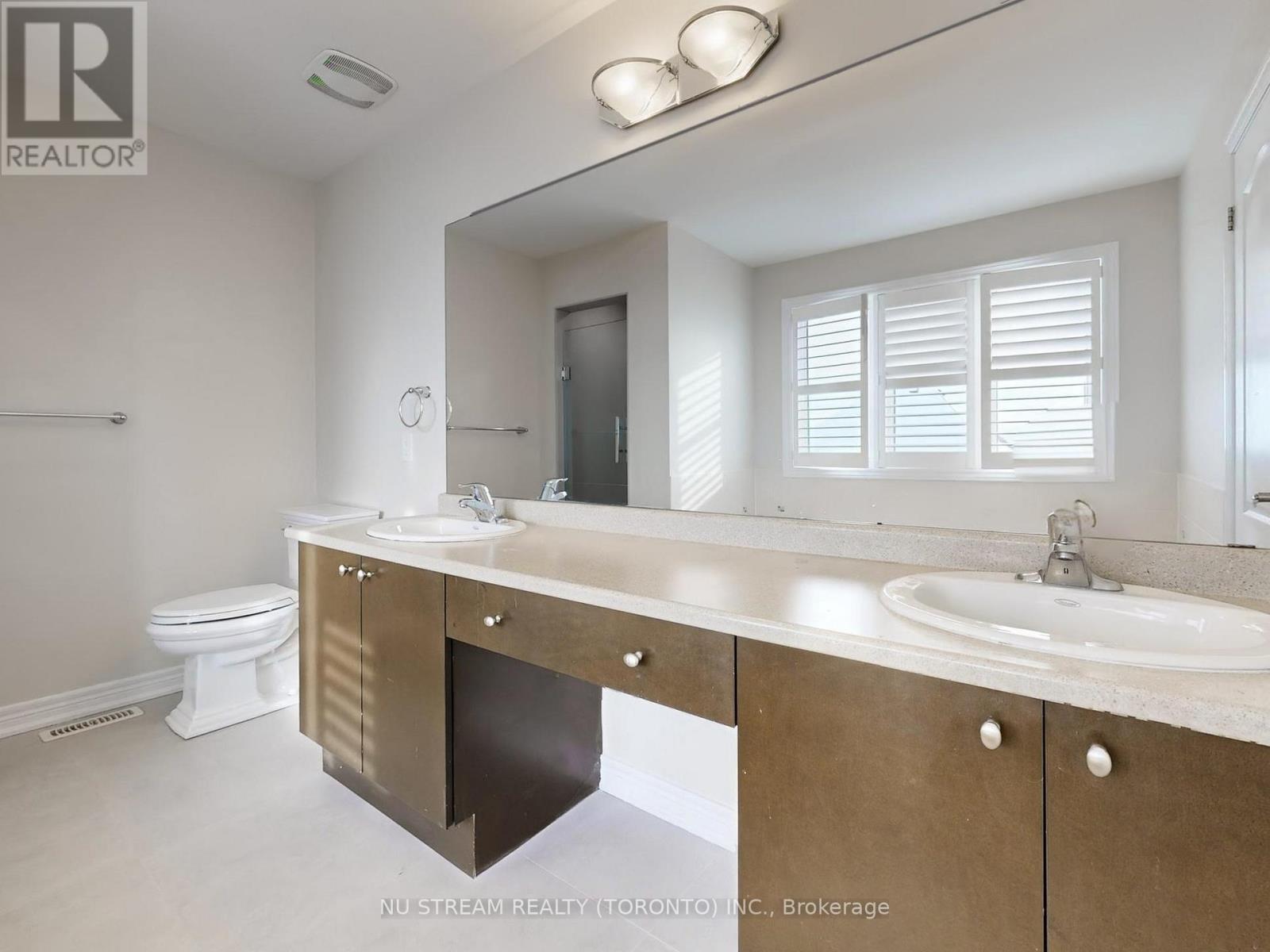 224 Aspenwood Drive, Newmarket, Ontario  L3X 3L1 - Photo 17 - N12810860