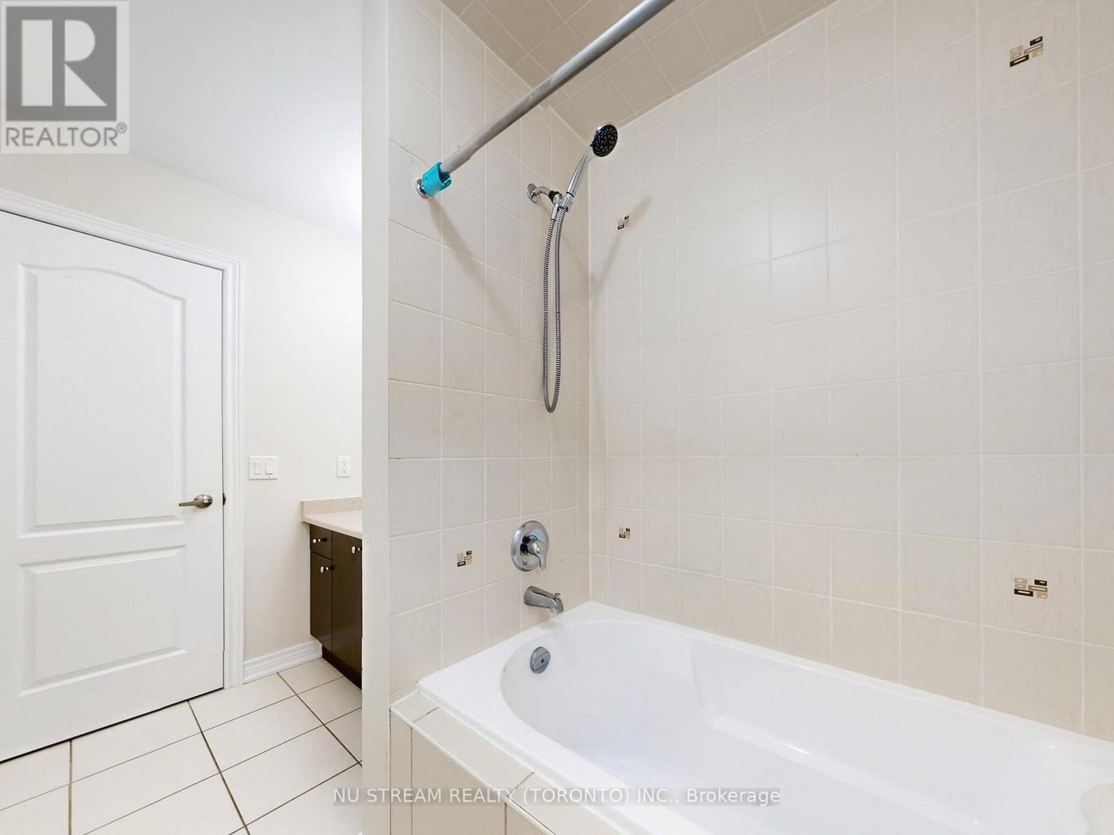 224 Aspenwood Drive, Newmarket, Ontario  L3X 3L1 - Photo 26 - N12810860