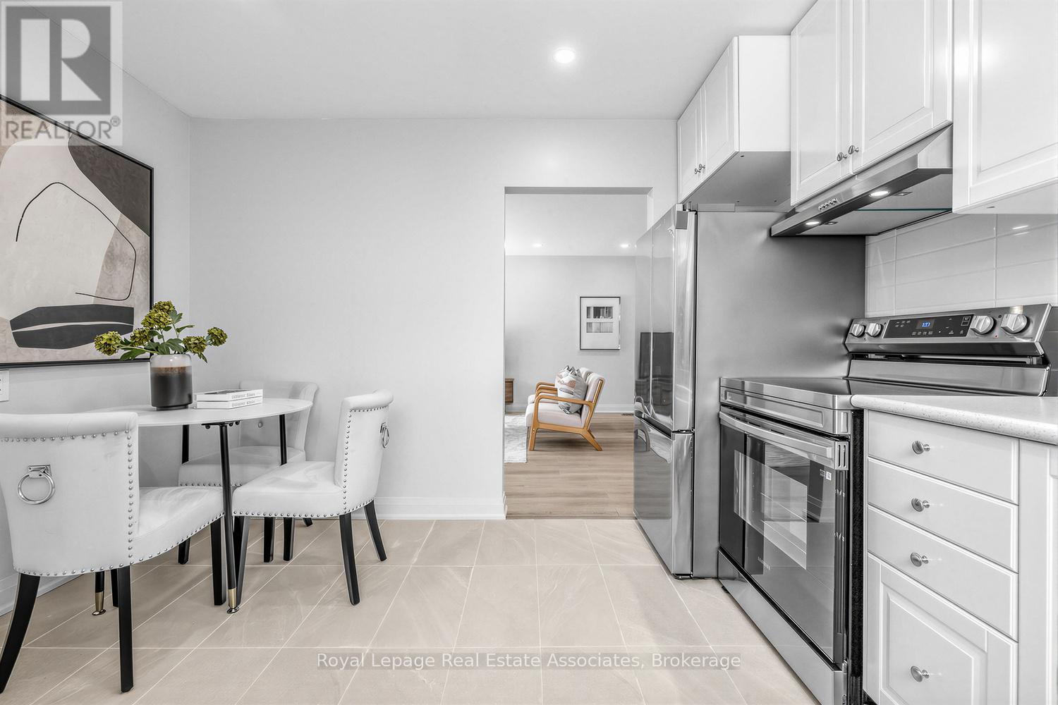 273 Bluegrass Boulevard, Richmond Hill, Ontario L4C 3H1 - Photo 11 - N12810882